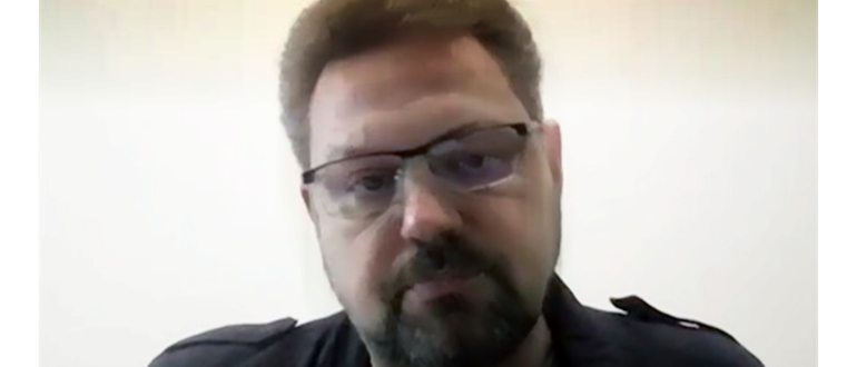 Кнопка настроек яндекс браузера находится наверху