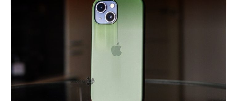 Фирменный чехол для iPhone 13