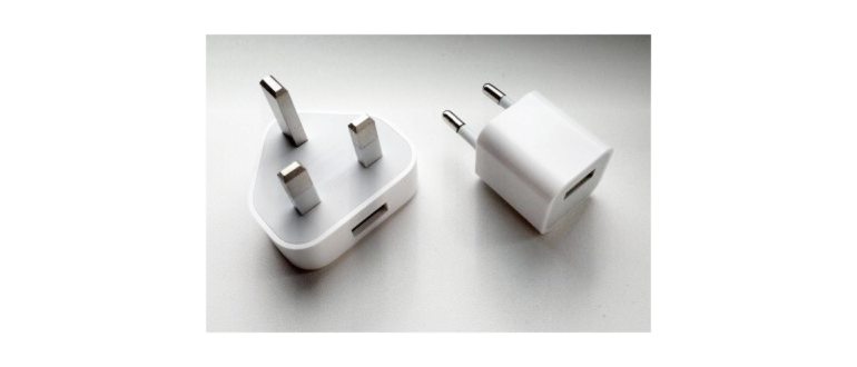 Как заряжать iPhone и какими зарядками можно