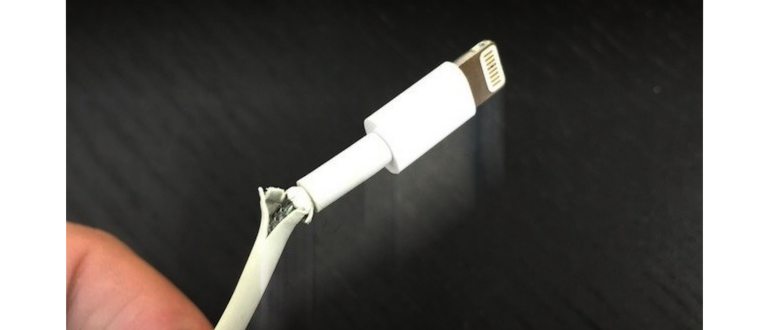 Отличия оригинальных кабеля и наушников Apple от